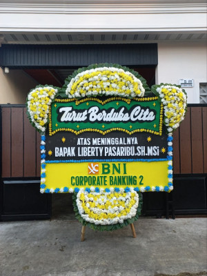 Papan Bunga Duka di Labuapi