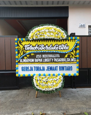 Papan Bunga Duka di Labuapi